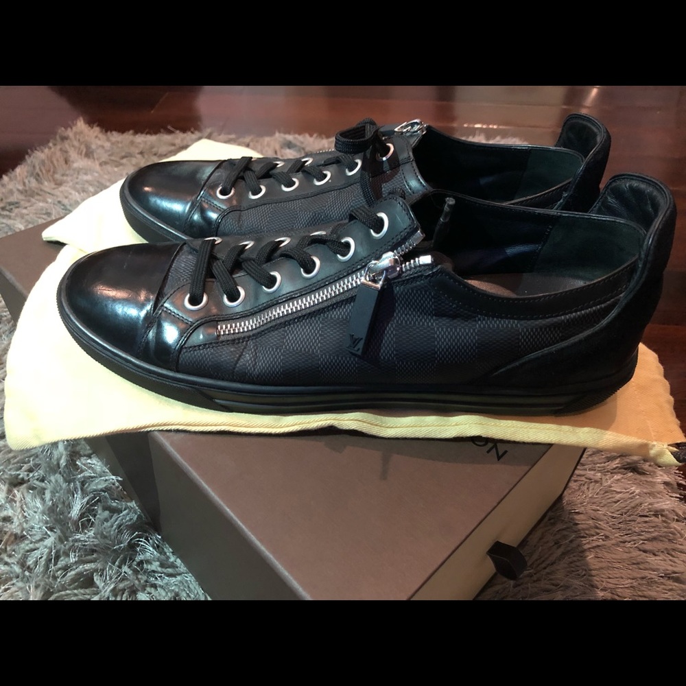 LOUIS VUITTON Mens Calfskin Suede Damier Sneakers - Picture 5 of 6